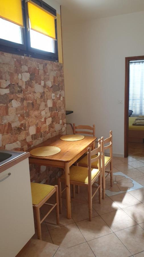 Apartmani Dea Jadranovo Buitenkant foto