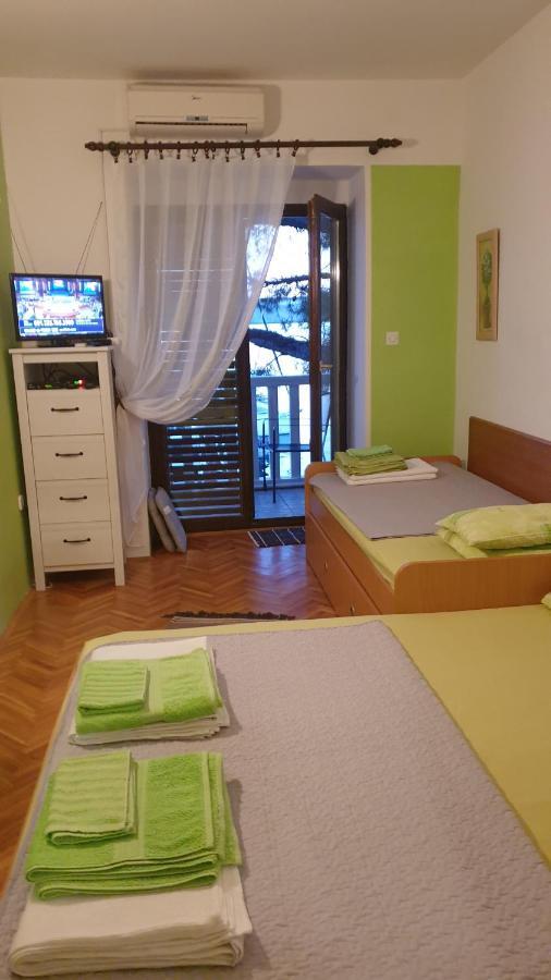 Apartmani Dea Jadranovo Buitenkant foto