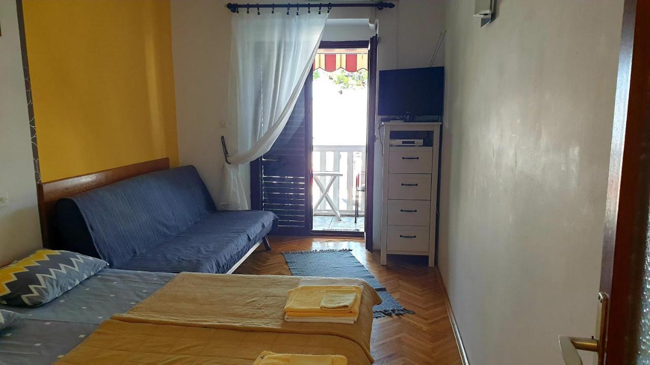 Apartmani Dea Jadranovo Buitenkant foto